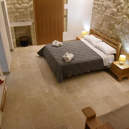 Oda ve Kahvaltı Altemura 3*
