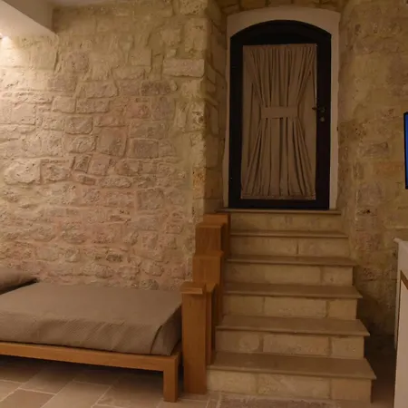 Oda ve Kahvaltı Altemura 3*